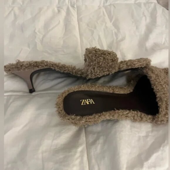 ZARA TEDDY KITTEN HEEL - Picture 2 of 2